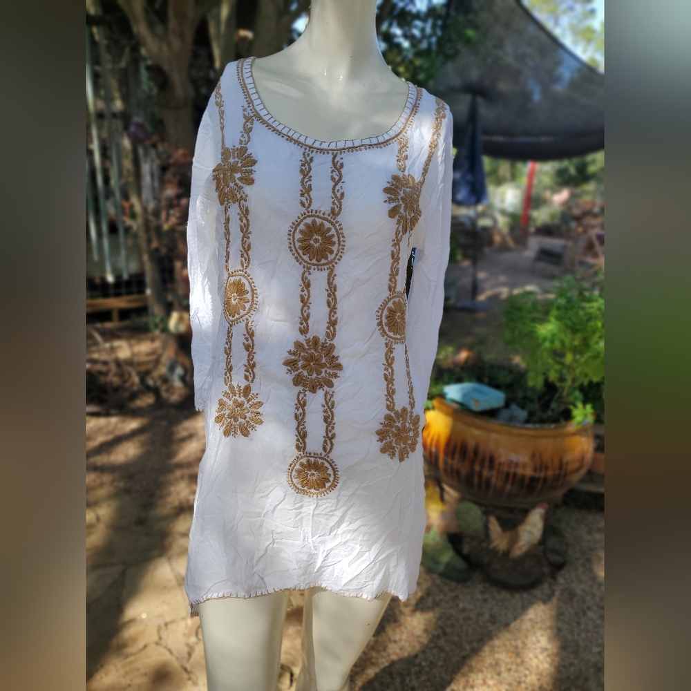 Mamey White Cotton Tunic with Gold Embroidered Medallion Decor Size M